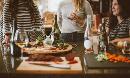 Bustling community with plenty of dining choices